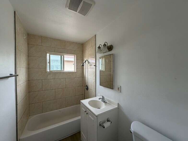 Building Photo - 159 N Vecino Dr