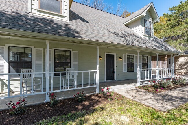 Building Photo - 504 Percival St