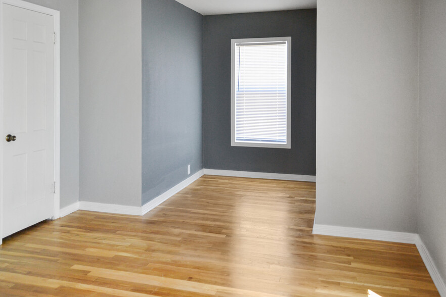 Building Photo - 1007 Bawcom St