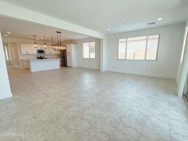 Building Photo - 14807 W Soft Wind Dr