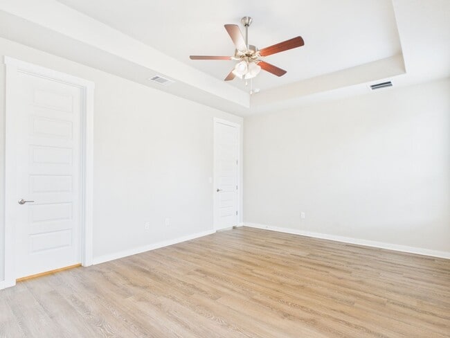 Building Photo - Beautiful Bar W Ranch Home – Hill Country Charm with Modern Comforts