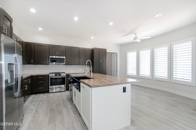Building Photo - 6489 Calle Placido Dr
