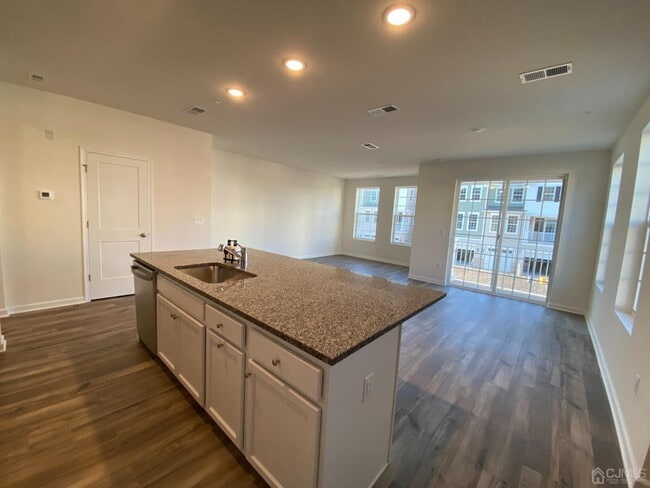 Building Photo - 246 Park Ln