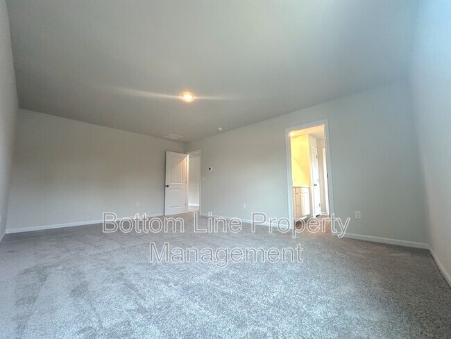 Building Photo - 5336 Small St
