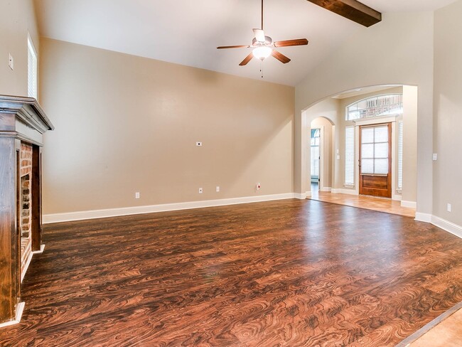 Building Photo - 4 Bedrooms/3Car/Edmond Schools -  Community Pool- Storm Shelter