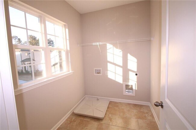 Building Photo - 4266 Waxwing St