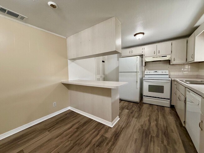 Building Photo - 1809 Richter Ln