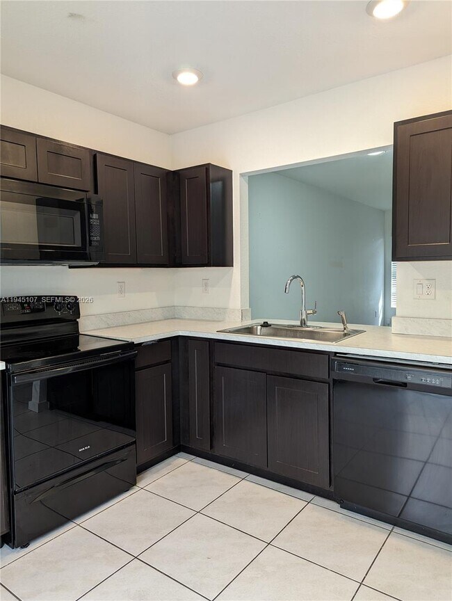 Building Photo - 444 NE 5th St