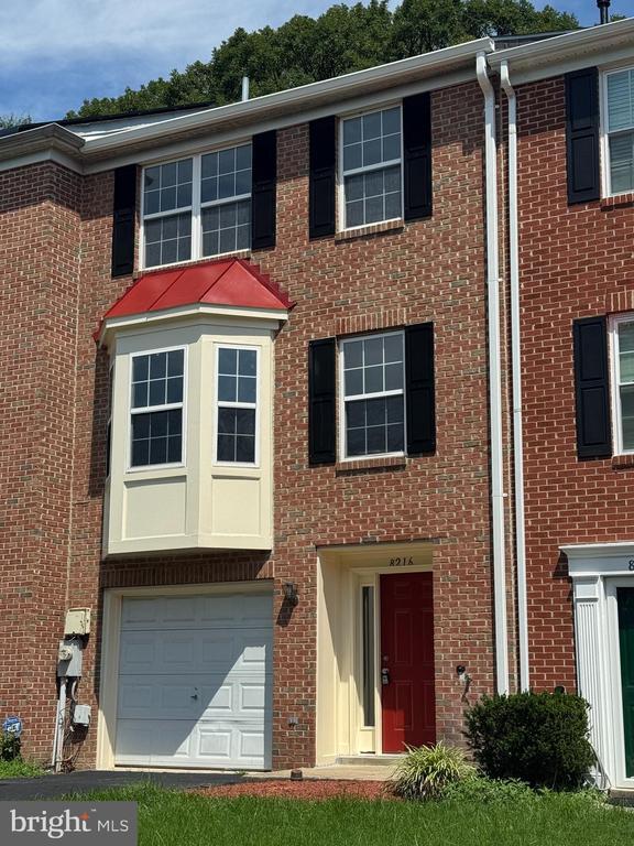 Building Photo - 8216 Dellwood Ct