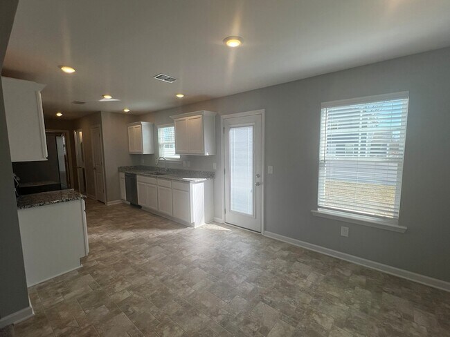 Building Photo - 58 Stonehenge Ln