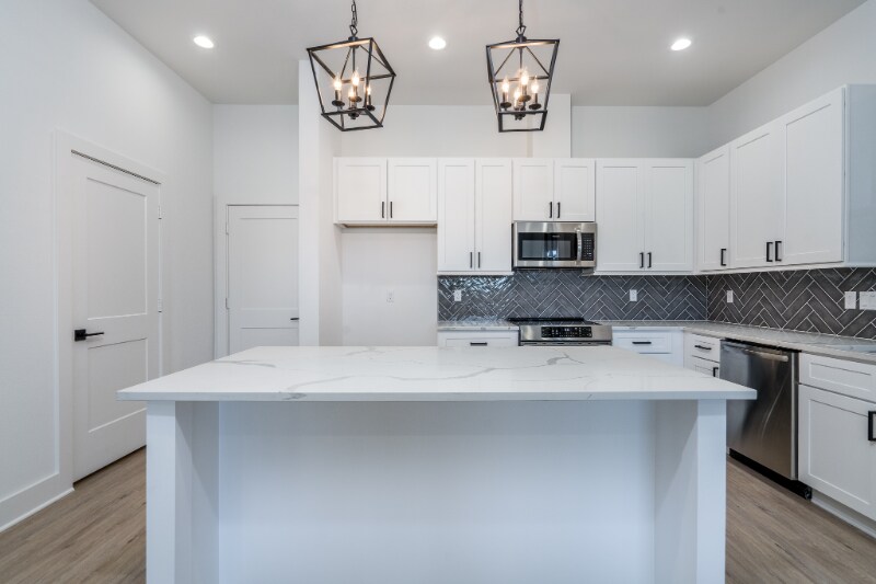 Building Photo - 6426 Highland Pine Ln