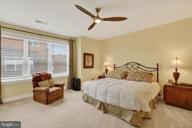 Building Photo - 3248 Royal Fern Pl