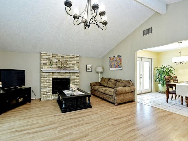 Building Photo - 11108 Applewood Dr