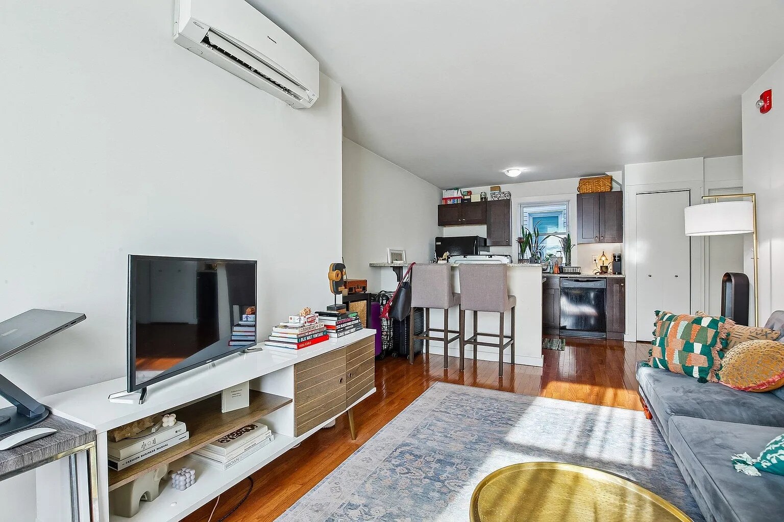 Building Photo - 324 4th St