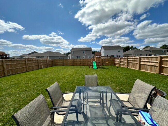 Building Photo - 4145 Bradley Dr