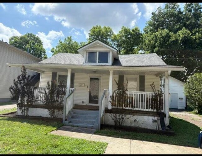 Building Photo - 1043 Crescent Ave