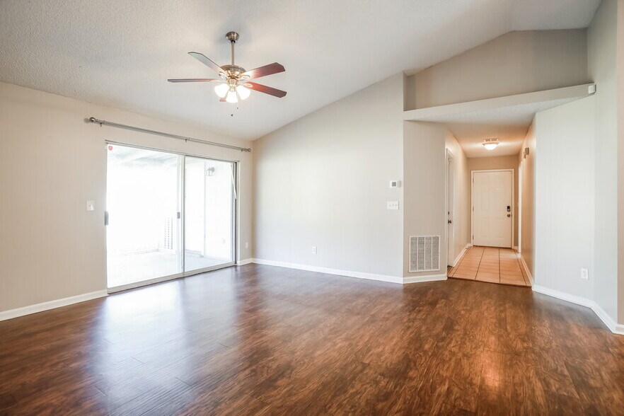 Building Photo - 1821 Sheraton Lakes Cir