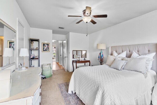 Building Photo - 2526 Palo Pinto Dr