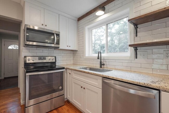 Building Photo - 1041 Warminster Dr