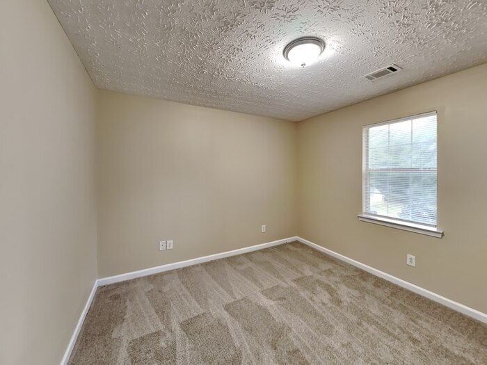 Building Photo - 105 Whitehead Dr
