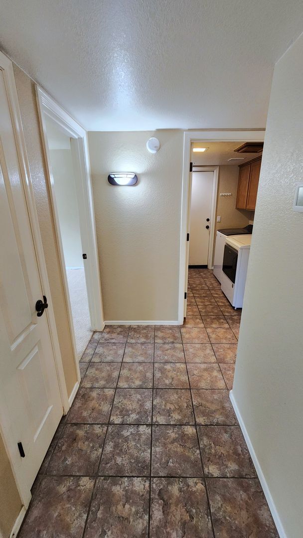 Building Photo - 3 Bedroom + Office Home in the Vineyards Community Near W Germann Rd and S Dobson Rd!