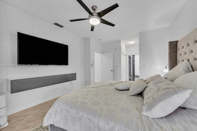 Building Photo - 773 SW 120th Ave