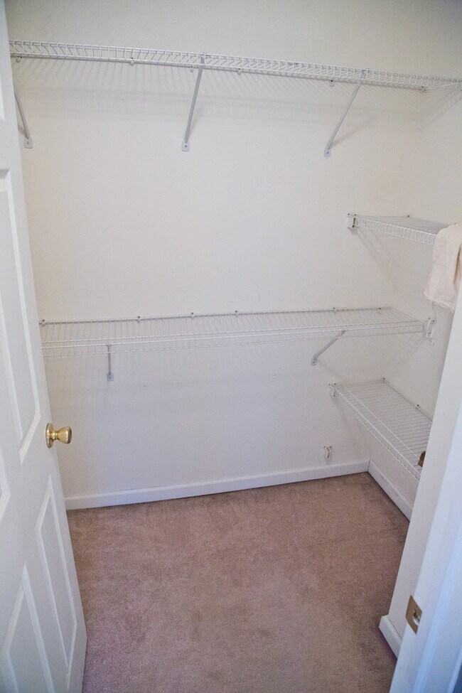 Building Photo - 1460 Blue Course Dr