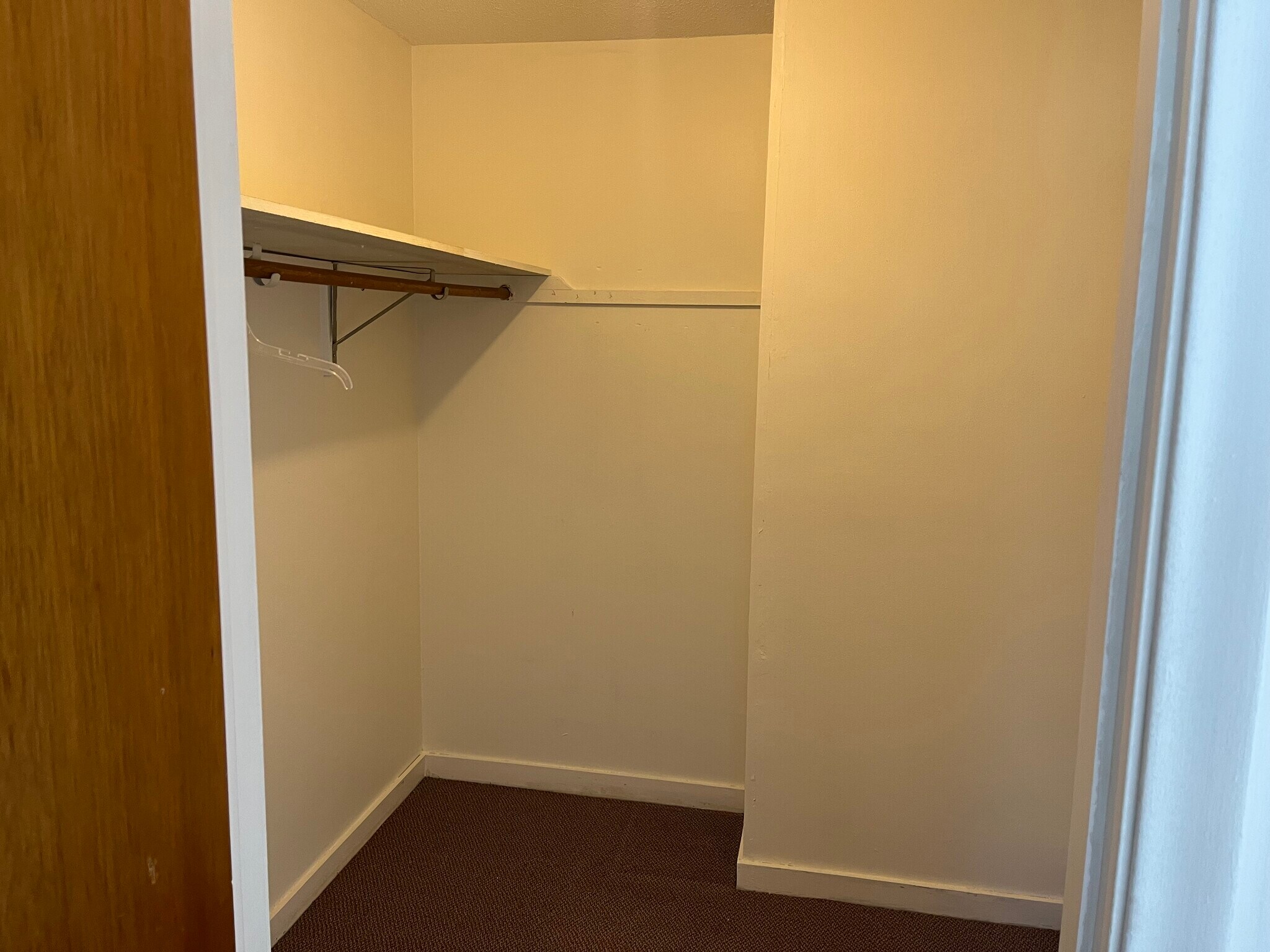 Building Photo - 2 Thompson Rd