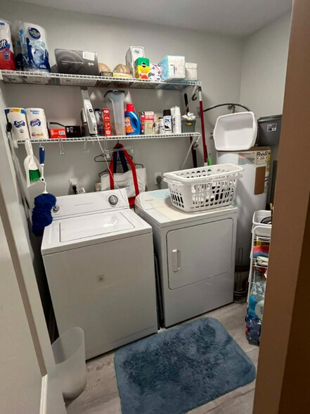 Building Photo - 2226 Huntingdon Dr