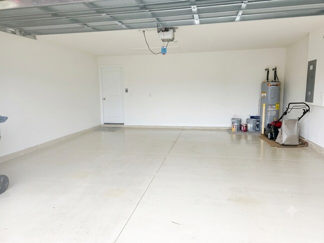 Building Photo - 11472 Timber Grv Ln