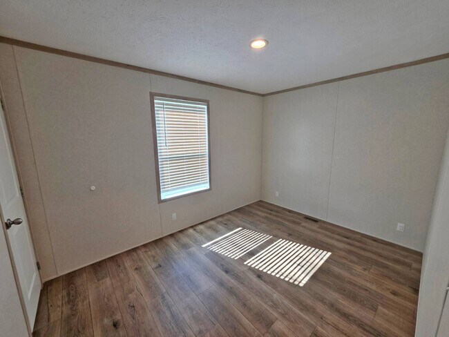 Building Photo - 781 W Walcott Rd