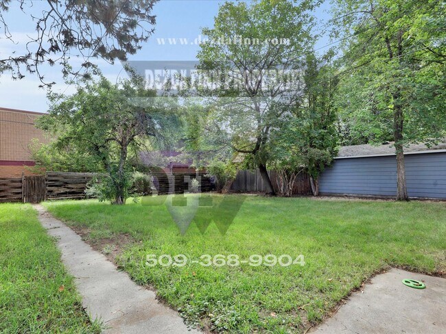 Building Photo - South Hill 3 bed/1 bath rancher with primo...