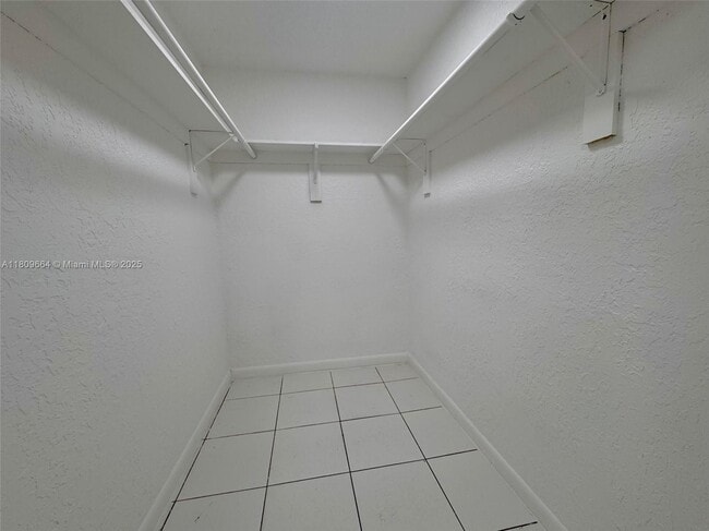 Building Photo - 15741 NW 40th Ct