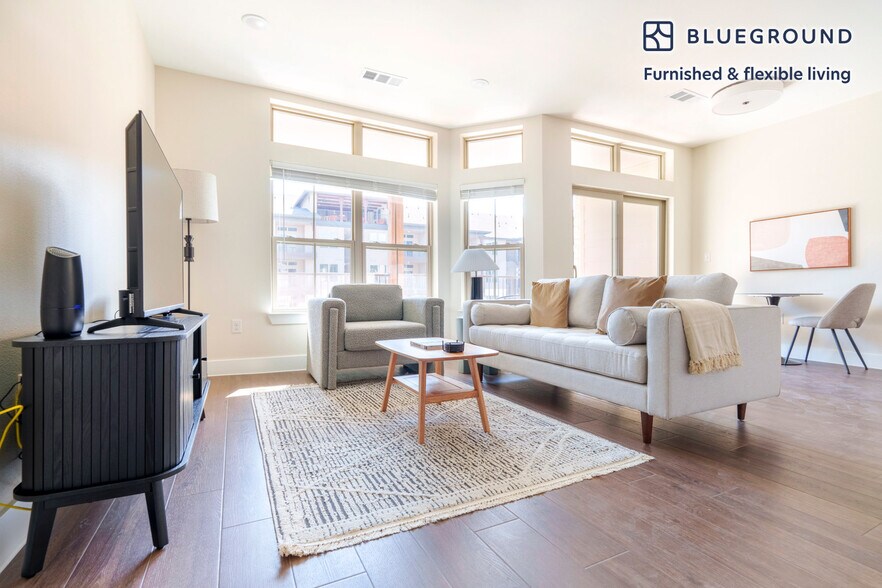 Primary Photo - 1501 W Howard Ln