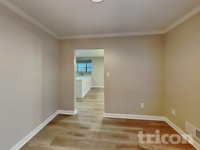 Building Photo - 1897 Falls Cove