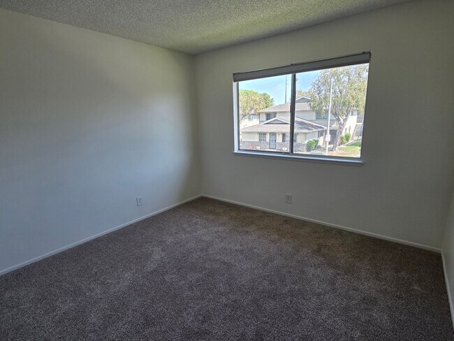 Building Photo - 2647 Spinnaker Ave