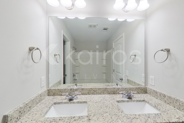 Building Photo - 106 Regis Way