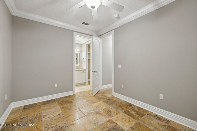 Building Photo - 137 3rd St S