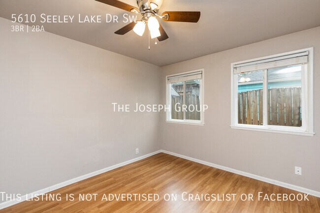 Building Photo - Beautifully updated 3 bed/2 bath in Lakewood!