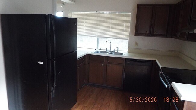 Building Photo - 7810 Lazy Forest Dr