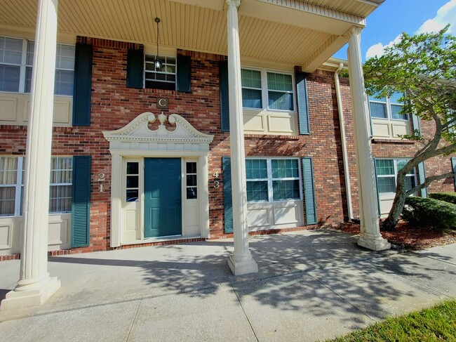 Building Photo - Lake Bentley Shores Condo- Unit C-3 Locate...