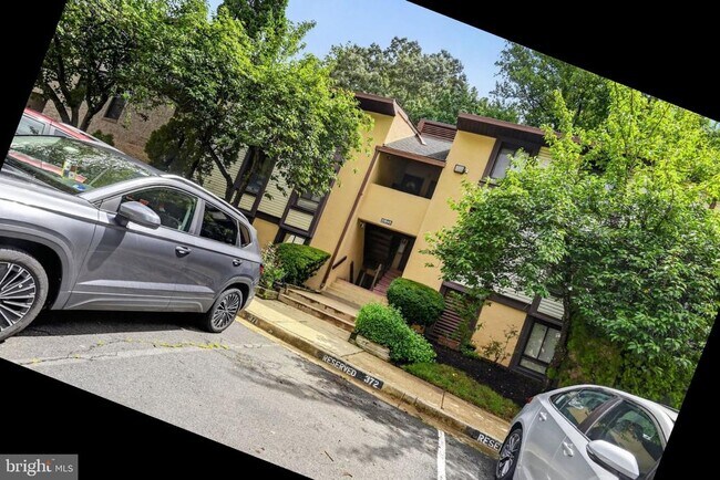 Building Photo - 11645 Stoneview Square