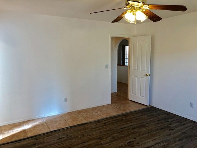 Building Photo - Great Home 3 Bedroom Home in Beautiful Nei...