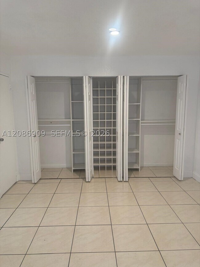 Building Photo - 4610 NW 79th Ave