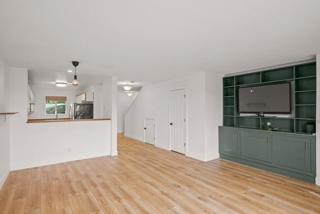 Building Photo - 6301 White Tail Dr
