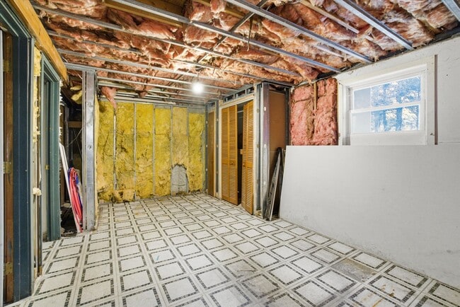 Building Photo - 46 Spring Rd