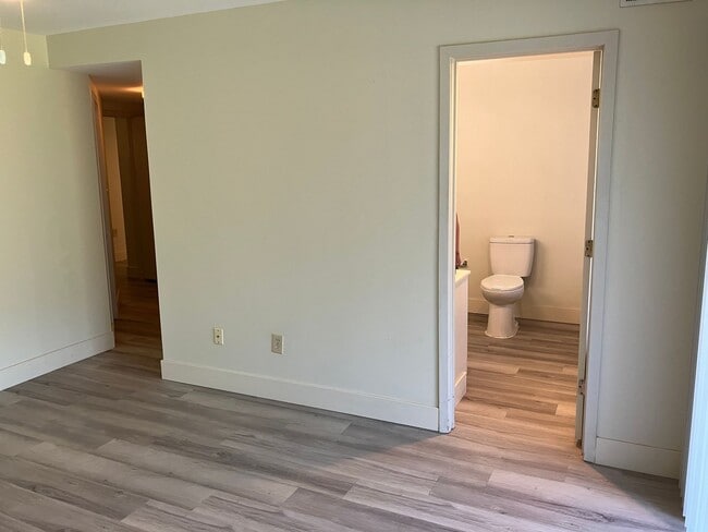 Building Photo - 2 Bedroom 2 Bathroom Condo in Calabash