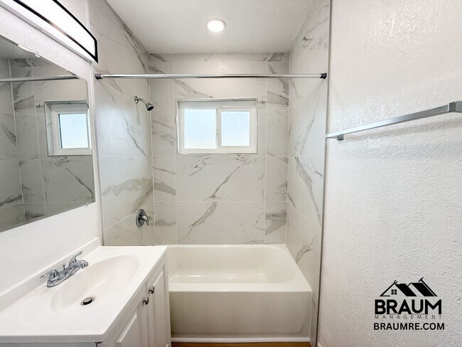 Building Photo - 4636 Laurel Canyon Blvd