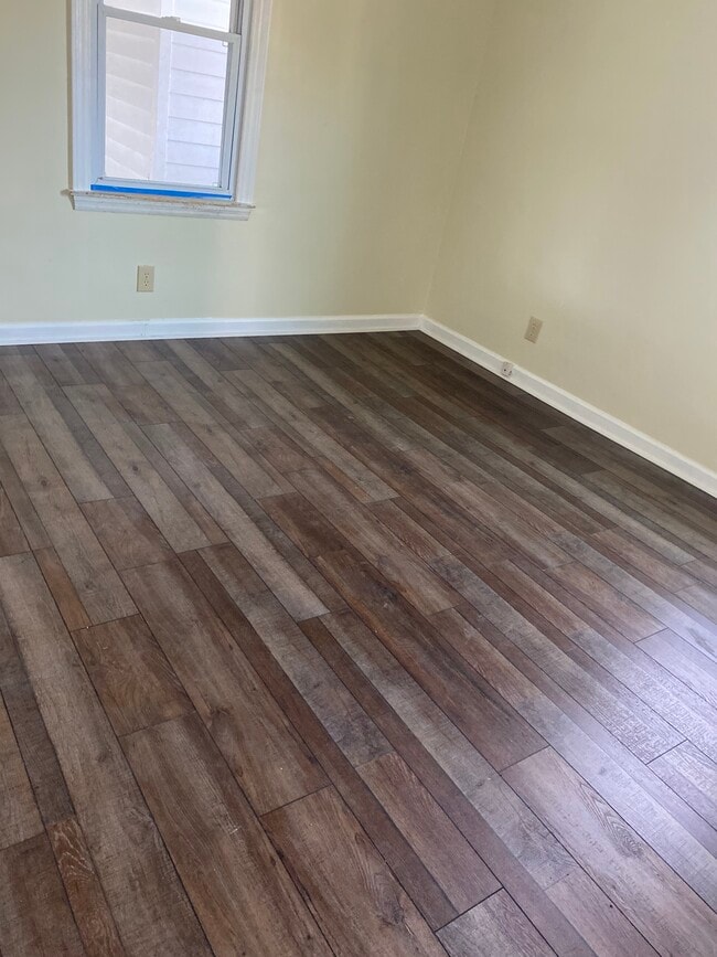 Building Photo - 5422 E 20th Pl