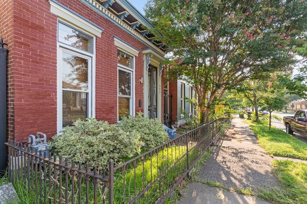 Building Photo - 717 Lampton St